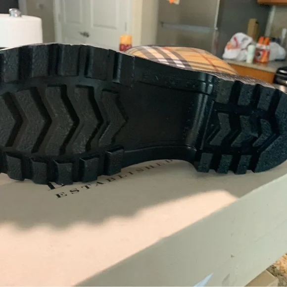 Burberry Beige and Black Plaid Rain Boots - Picture 7 of 10